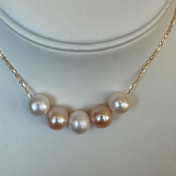 Five NATURAL Cultured Pearls Floating on 14K YG - 18 Inches (Adjustable) - Picture 7 of 9